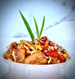 نودل مرغ و سبزیجات آسیایی