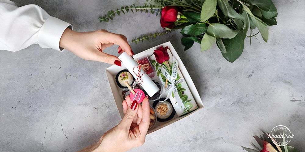 محتویات پک پذیرایی شب یلدا شادی‌کوک